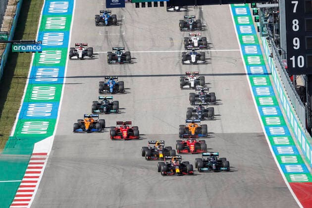 Start, 33 Max Verstappen (NED, Red Bull Racing), 44 Lewis Hamilton (GBR, Mercedes-AMG Petronas F1 Team), 11 Sergio Perez (MEX, Red Bull Racing), 16 Charles Leclerc (MON, Scuderia Ferrari Mission Winnow), 4 Lando Norris (GBR, McLaren F1 Team), 55 Carlos Sainz (ESP, Scuderia Ferrari Mission Winnow), 3 Daniel Ricciardo (AUS, McLaren F1 Team), 77 Valtteri Bottas (FIN, Mercedes-AMG Petronas F1 Team), 10 Pierre Gasly (FRA, Scuderia AlphaTauri Honda), F1 Grand Prix of USA at Circuit of The Americas on October 24, 2021 in Austin, United States of America. (Photo by HOCH ZWEI) Austin United States of America