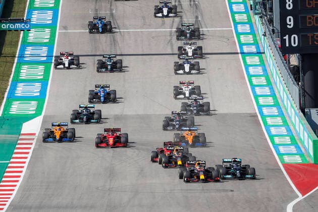 Start, 33 Max Verstappen (NED, Red Bull Racing), 44 Lewis Hamilton (GBR, Mercedes-AMG Petronas F1 Team), 11 Sergio Perez (MEX, Red Bull Racing), 16 Charles Leclerc (MON, Scuderia Ferrari Mission Winnow), 4 Lando Norris (GBR, McLaren F1 Team), 55 Carlos Sainz (ESP, Scuderia Ferrari Mission Winnow), 3 Daniel Ricciardo (AUS, McLaren F1 Team), 77 Valtteri Bottas (FIN, Mercedes-AMG Petronas F1 Team), 10 Pierre Gasly (FRA, Scuderia AlphaTauri Honda), F1 Grand Prix of USA at Circuit of The Americas on October 24, 2021 in Austin, United States of America. (Photo by HOCH ZWEI) Austin United States of America