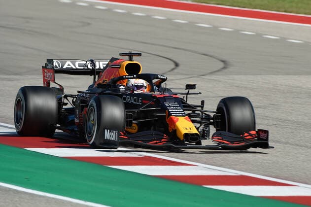 AUSTIN, TX - OCTOBER 24: Red Bull Racing Honda driver Max Verstappen (33) of Team Netherlands heads for turn 20 during the Aramco U.S. Grand Prix at Circuit of the Americas on October 24, 2021 in Austin, TX. (Photo by Ken Murray Icon Sportswire) AUTO: OCT 24 F1 - Aramco United States Grand Prix Icon211024054