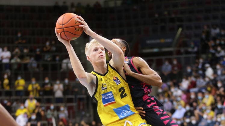 Ludwigsburg , Basketball easycredit BBL Bundesliga . MHP Riesen Ludwigsburg vs. Telekom Baskets Bonn , Jacob Patrick ( Riesen )