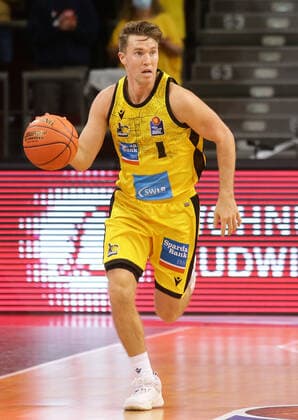 Ludwigsburg , Basketball easycredit BBL Bundesliga . MHP Riesen Ludwigsburg vs. Telekom Baskets Bonn , Jordan Hulls ( Riesen )