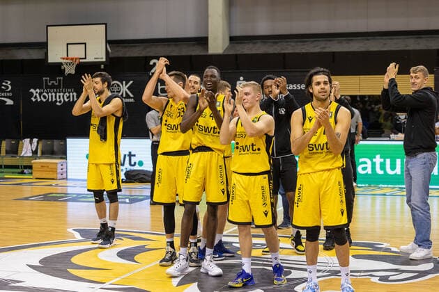 Tigers Tübingen besiegt die Bayer Giants Leverkusen¨¨¨Tigers Tübingen vs. Bayer Giants Leverkusen, 2. Basketball, Bundesliga, Pro A, Barmer 2 Basketball, Spieltag 6, Spielzeit 2021 2022, 24.10.2021, ¨¨ Tigers Tübingen - Bayer Giants Leverkusen, Basketball, 2. Bundesliga, Barmer 2 Basketball, Spieltag 6, Spielzeit 2020 2021, 24.10.2021 Rottenburg am Neckar Copyright: xNinaxSander xEibnerxPressefotoxIx EP_NSR