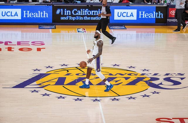 October 24, 2021, Los Angeles, California, USA: LeBron James 6 of the Los Angeles Lakers during their regular season NBA, Basketball Herren, USA game with the Memphis Grizzlies on Sunday October 24, 2021 at the Staples Center in Los Angeles, California. Lakers defeat Grizzlies, 121-118. PI Los Angeles USA - ZUMAp124 20211024_zaa_p124_027 Copyright: xJAVIERxROJASx