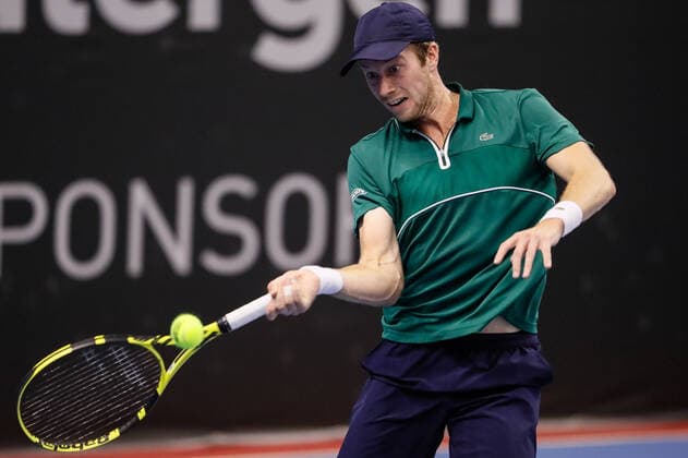 ATP, Tennis Herren St. Petersburg Open 2021 International Tennis Tournament Botic van de Zandschulp of Netherlands returns the ball to Yoshihito Nishioka of Japan during the men s singles Round of 32 tennis match of the ATP 250 St. Petersburg Open 2021 International Tennis Tournament at the Sibur Arena on October 26, 2021 in Saint Petersburg, Russia. Saint Petersburg Russia  Copyright: xMikexKireevx kireev-notitle211026_npH7m