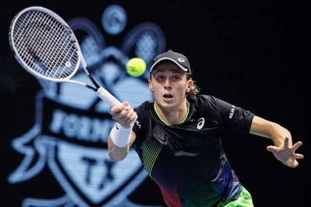 ATP, Tennis Herren St. Petersburg Open 2021 International Tennis Tournament Emil Ruusuvuori of Finland returns the ball to Taylor Fritz of United States during the men s singles Round of 32 tennis match of the ATP 250 St. Petersburg Open 2021 International Tennis Tournament at the Sibur Arena on October 26, 2021 in Saint Petersburg, Russia. Saint Petersburg Russia  Copyright: xMikexKireevx kireev-notitle211026_np94H