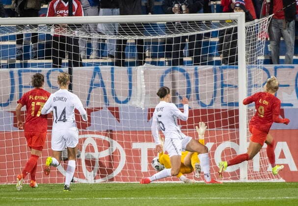 October 26, 2021, Montreal, PQ, Canada: Canada™s Adriana Leon, right, scores against New Zealand during first half Celebration Tour soccer action in Montreal, Tuesday, October 26, 2021. Adriana Leon,  - ZUMAc35_ 20211026_zaf_c35_321 Copyright: xGrahamxHughesx