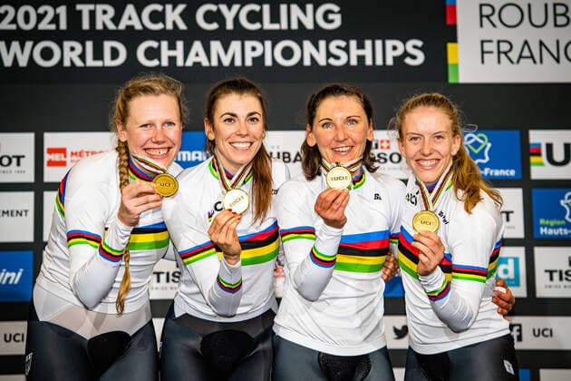 Germany: UCI Track cycling, Rad, Radsport, Bahnrad, Bahn World Championships Roubaix 2021 KRÖGER Mieke - SÜßEMILCH Laura - BRENNAUER Lisa - BRAUßE Franziska Winner - First Place - Award Ceremony - Medal Ceremony - Podium - Querformat - quer - horizontal - Landscape - Event Veranstaltung: UCI Track Cycling World Championships 2021 - Roubaix - Stab Velodrom - Category Kategorie: Cycling - Track Cycling World Championships - Elite Women - Location Ort: Europe France - Roubaix - Stab Velodrom - Discipline: Team Pursuit - Distance: 4000 m - Date Datum: 21.10.2021 Thursday Day 2 -