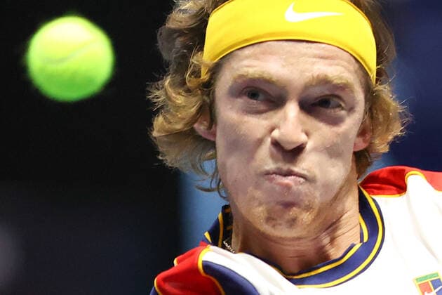 ST PETERSBURG, RUSSIA - OCTOBER 27, 2021: Russia s Andrey Rublev returns the ball in his singles Round of 16 tennis match against Belarus Ilya Ivashka at the St Petersburg Open 2021 international tournament held at Sibur Arena as part of the ATP, Tennis Herren World Tour 250 series. Peter Kovalev TASS  TS115F08