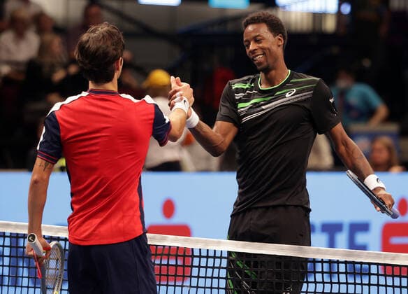 TENNIS - ATP, Tennis Herren Erste Bank Open VIENNA,AUSTRIA,27.OCT.21 - TENNIS - ATP World Tour, Erste Bank Open. Image shows Lorenzo Musetti (ITA) and Gael Monfils (FRA).  GEPAxpictures xWalterxLuger