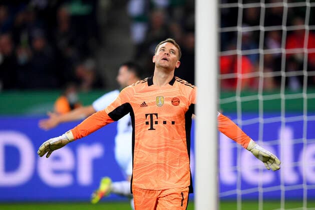 Sport Themen der Woche KW43 Sport Bilder des Tages Fussball DFB Pokal 2. Runde 2021 2022 27.10.2021 Borussia Moenchengladbach - FC Bayern Muenchen Torwart Manuel Neuer (FC Bayern Muenchen) *** Football DFB Cup 2 Round 2021 2022 27 10 2021 Borussia Moenchengladbach FC Bayern Muenchen Goalkeeper Manuel Neuer FC Bayern Muenchen