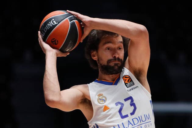 Zenit St Petersburg V Real Madrid - Turkish Airlines EuroLeague Sergio Llull of Real Madrid in action during the EuroLeague Basketball match between Zenit St. Petersburg and Real Madrid on October 27, 2021 at Yubileyny Sports Palace in Saint Petersburg, Russia. Saint Petersburg Russia  Copyright: xMikexKireevx kireev-notitle211027_npTIF