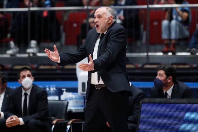 Zenit St Petersburg V Real Madrid - Turkish Airlines EuroLeague Real Madrid head coach Pablo Laso gestures during the EuroLeague Basketball match between Zenit St. Petersburg and Real Madrid on October 27, 2021 at Yubileyny Sports Palace in Saint Petersburg, Russia. Saint Petersburg Russia  Copyright: xMikexKireevx kireev-notitle211027_npyXk