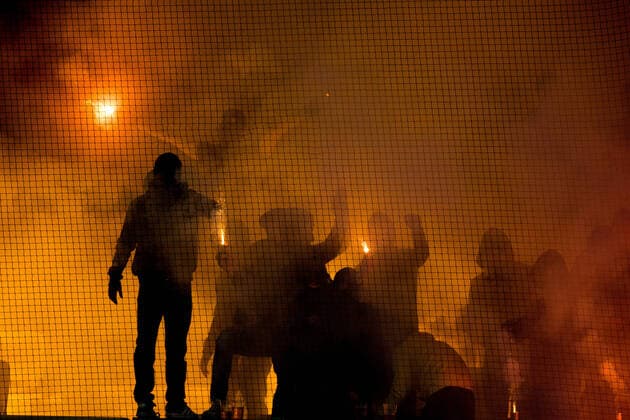 Sport Themen der Woche KW43 Sport Bilder des Tages 211027 AIK:s supportrar inför fotbollsmatchen i Allsvenskan mellan Malmö FF och AIK den 27 oktober 2021 i Malmö. *** 211027 AIKs supporters ahead of the football match in the Allsvenskan between Malmö FF and AIK on October 27, 2021 in Malmö,  Copyright: PETTERxARVIDSON BB211027PA170