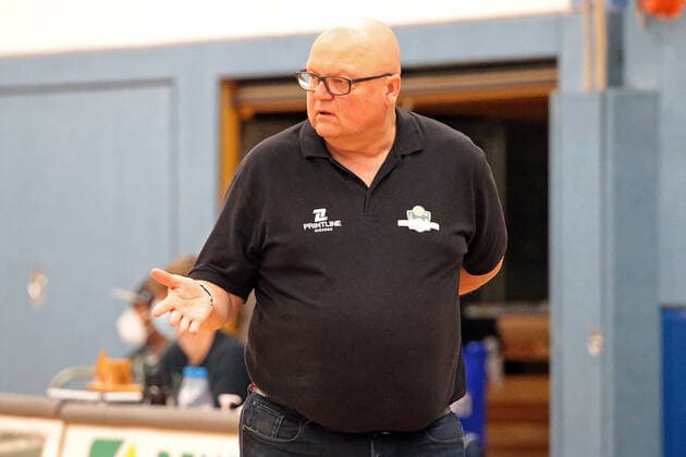 27.10.2021, xovx, Basketball Damen DBBL-Pokal, Bender Baskets Grünberg - TK Hannover Luchse Trainer Rene Spandauw (Bender Baskets Grünberg) Grünberg Sporthalle Theo-Koch-Schule Hessen Deutschland (DE)