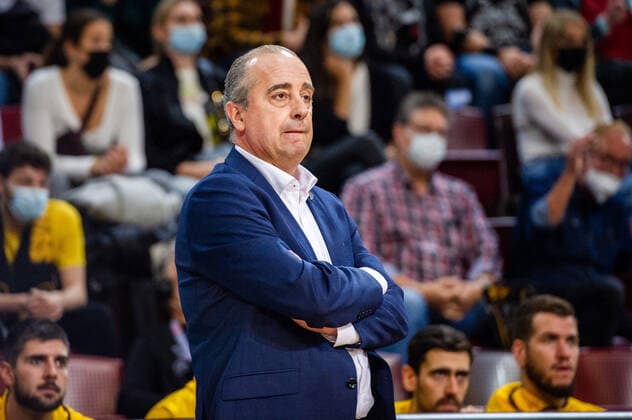 Txus Vidorreta (Headcoach Lenovo Tenerife) beim BCL-Spiel: MHP Riesen Ludwigsburg - Lenovo Tenerife am 27.10.2021 in Ludwigsburg (MHPArena) Deutschland Ludwigsburg. 27.10.21 Basketball , 27.10.2021, Ludwigsburg (Deutschland)