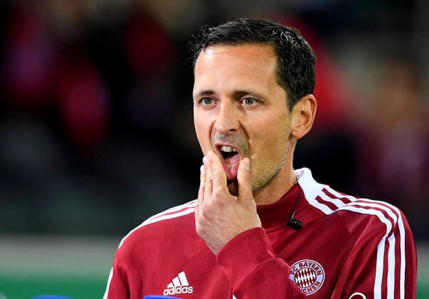 Fussball DFB Pokal 2. Runde 2021 2022 27.10.2021 Borussia Moenchengladbach - FC Bayern Muenchen Co Trainer Dino Toppmoeller (FC Bayern Muenchen) nachdenklich