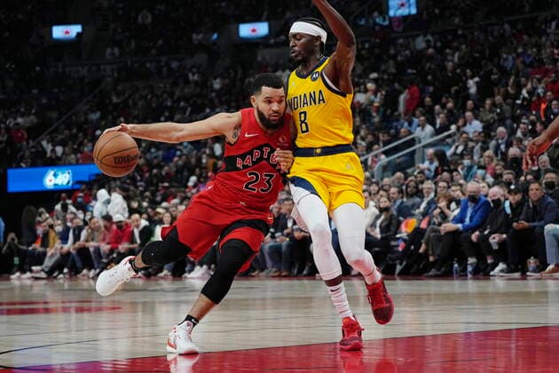October 27, 2021, TORONTO, ON, CANADA: Toronto Raptors guard Fred VanVleet (23) drives as Indiana Pacers forward Justin Holiday (8) defends during first half NBA, Basketball Herren, USA basketball action in Toronto on Wednesday, October 27, 2021. Canada News - October 27, 2021  - ZUMAc35_ 20211027_zaf_c35_086 Copyright: xNathanxDenettex