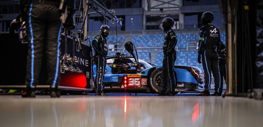 Sport Themen der Woche KW43 36 Negrao Andre (bra), Lapierre Nicolas (fra), Vaxiviere Matthieu (fra), Alpine Elf Matmut, Alpine A480 - Gibson, action during the 6 Hours of Bahrain, 5th round of the 2021 FIA World Endurance Championship, FIA WEC, on the Bahrain International Circuit, from October 28 to 30, 2021 in Sakhir, Bahrain - AUTO - FIA WEC - 6 HOURS OF BAHRAIN 2021 DPPI Panoramic  02221012_GH_33455