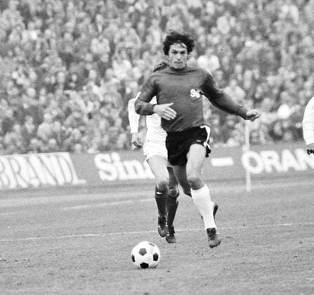 Aus 1. BL Saison 1972 73 Hannover 96 - 1. FC Kâˆöâˆ‚ln 0:0 am 14.10.1972 im Niedersachsenstadion. Im Foto: Han96 Spieler Georg Beichle *** From 1 BL season 1972 73 Hannover 96 1 FC Kâˆöâˆln 0 0 on 14 10 1972 in Niedersachsenstadion In the photo Han96 player Georg Beichle.