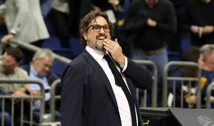Trainer Andrea Trinchieri Aktion Oberkoerper Oberkörper Basketball EuroLeague Herren Saison 2021 2022 28.10.2021 ALBA Berlin vs. FC Bayern München