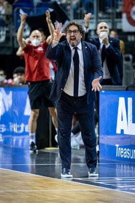 Basketball Berlin 28.10.2021 Saison 2021 2022 EuroLeague Regular Season Alba Berlin - FC Bayern München Andrea Trinchieri (München, Trainer)