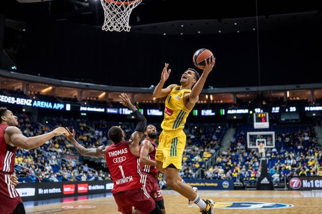 Basketball Berlin 28.10.2021 Saison 2021 2022 EuroLeague Regular Season Alba Berlin - FC Bayern München Oscar Da Silva (Alba Berlin, No.01) Deshaun Thomas (München, No.01)
