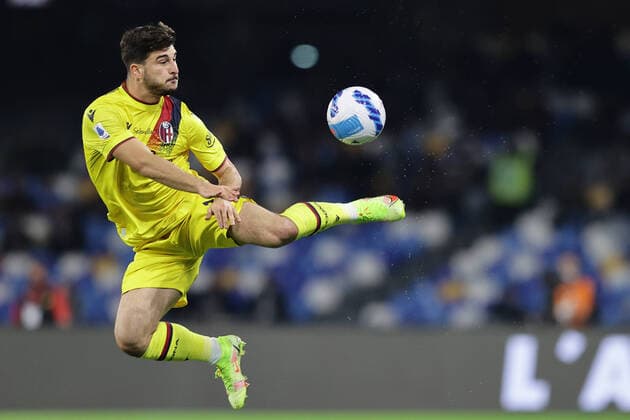 Sport Themen der Woche KW43 Sport Bilder des Tages Photo Alessandro Garofalo LaPresse October 28 , 2021 Naples, Italy soccer Napoli vs Bologna - Italian Football Championship League A TIM 2021 2022 - Diego Armando Maradona stadium. In the pic: Riccardo Orsolini (Bologna FC 1909);  Copyright: xAlessandroxGarofalo LaPressex