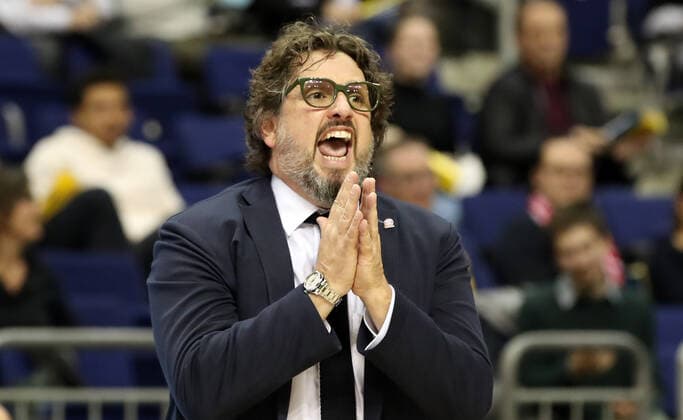 Sport Bilder des Tages Trainer Andrea Trinchieri Aktion Oberkoerper Oberkörper Basketball EuroLeague Herren Saison 2021 2022 28.10.2021 ALBA Berlin vs. FC Bayern München