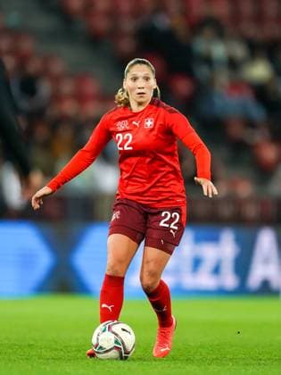 Zurich, Switzerland, October 26th 2021: Sandrine Mauron (22 Switzerland) controls the ball (action) during the FIFA Womens World Cup UEFA qualifiers football match between Switzerland and Croatia at Letzigrund in Zurich, Switzerland. Daniela Porcelli SPP Switzerland v Croatia - FIFA Womens World Cup UEFA qualifiers - Letzigrund 