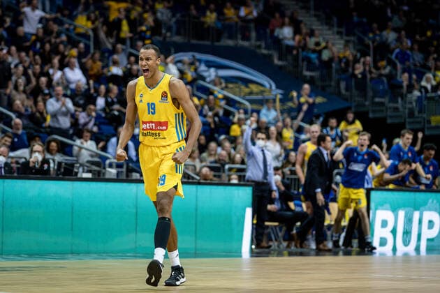 Basketball Berlin 28.10.2021 Saison 2021 2022 EuroLeague Regular Season Alba Berlin - FC Bayern München Louis Olinde (Alba Berlin, No.19) Jubel