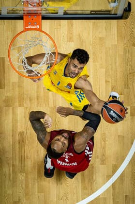 Basketball Berlin 28.10.2021 Saison 2021 2022 EuroLeague Regular Season Alba Berlin - FC Bayern München Oscar Da Silva (Alba Berlin, No.01) Deshaun Thomas (München, No.01)