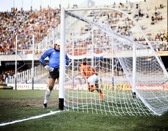 14.06.80 Deutschland - Niederlande Italien, Neapel, 14.06.1980, Fussball, UEFA; EM Europameisterschaft 1980 in Italien, DFB Deutschland - Niederlande (3:2): Harald Toni Schumacher (Deutschland). *** 14 06 80 Germany Netherlands Italy, Naples, 14 06 1980, Football, UEFA European Championship 1980 in Italy, DFB Germany Netherlands 3 2 Harald Toni Schumacher Germany