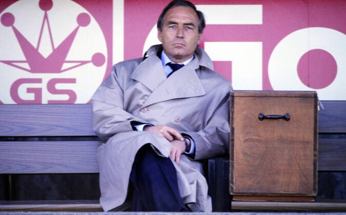 23.04.88 VfB Stuttgart - Bayer 05 Uerdingen Deutschland, Stuttgart, 23.04.1988, Fussball, Bundesliga, VfB Stuttgart - Bayer 05 Uerdingen (1:3): Rolf Schafstall (Trainer Bayer 05 Uerdingen). *** 23 04 88 VfB Stuttgart Bayer 05 Uerdingen Germany, Stuttgart, 23 04 1988, Football, Bundesliga, VfB Stuttgart Bayer 05 Uerdingen 1 3 Rolf Schafstall Coach Bayer 05 Uerdingen