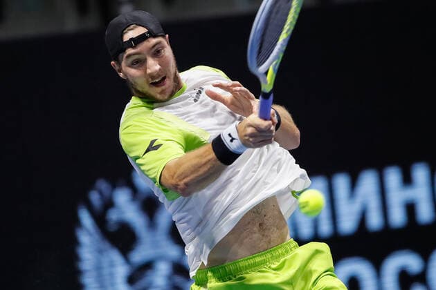 ATP, Tennis Herren St. Petersburg Open 2021 International Tennis Tournament Jan-Lennard Struff of Germany returns the ball to Denis Shapovalov of Canada during the men s singles quarterfinal tennis match of the ATP 250 St. Petersburg Open 2021 International Tennis Tournament at the Sibur Arena on October 29, 2021 in Saint Petersburg, Russia. Saint Petersburg Russia  Copyright: xMikexKireevx kireev-notitle211029_npvEp