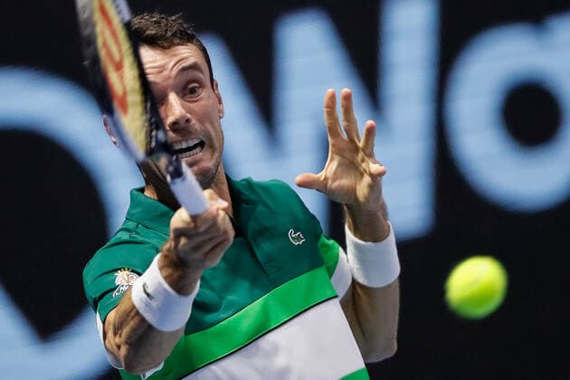 ATP, Tennis Herren St. Petersburg Open 2021 International Tennis Tournament Roberto Bautista Agut of Spain returns the ball to Marin Cilic of Croatia during the men s singles quarterfinal tennis match of the ATP 250 St. Petersburg Open 2021 International Tennis Tournament at the Sibur Arena on October 29, 2021 in Saint Petersburg, Russia. Saint Petersburg Russia  Copyright: xMikexKireevx kireev-notitle211029_nppNJ