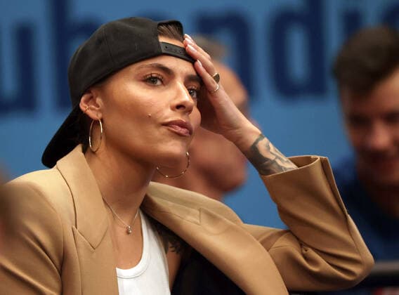 Sport Bilder des Tages TENNIS - ATP, Tennis Herren Erste Bank Open VIENNA,AUSTRIA,29.OCT.21 - TENNIS - ATP World Tour, Erste Bank Open. Image shows Sophia Thomalla, the girlfriend of Alexander Zverev (GER).  GEPAxpictures xWalterxLuger