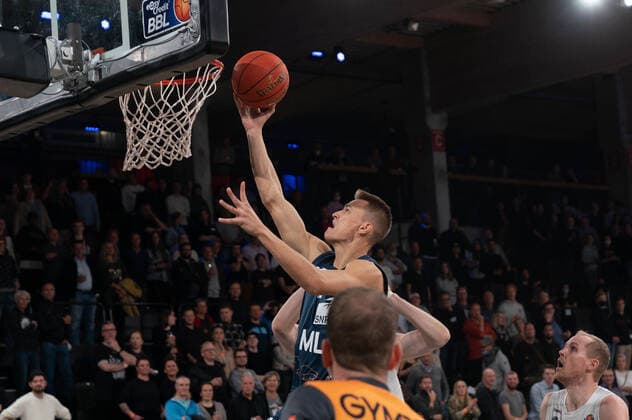 easyCredit Basketball Bundesliga, Hamburg, 29.10.2021 easyCredit Basketball Bundesliga, Hamburg Towers vs. MLP Academics Heidelberg, Niklas Wuerzner ( 2 MLP Academics Heidelberg) Copyright: xBEAUTIFULxSPORTS Mohwinkelx