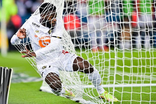 Bilder des Jahres 2021, Sport 10 Oktober Sport Themen der Woche KW43 Sport Bilder des Tages Jonathan Bamba (Losc) dans les filets FOOTBALL : PSG vs LOSC - Ligue1 uber eats - 29 10 2021 JBAutissier Panoramic 