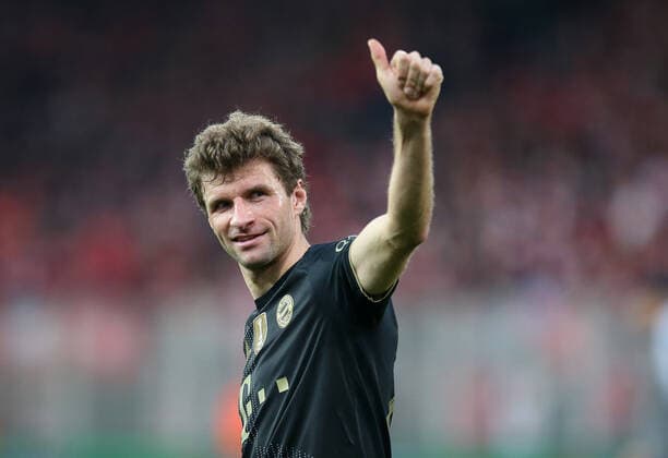 Sport Bilder des Tages 30.10.2021, Fussball 1. Bundesliga 2021 2022, 10. Spieltag, 1. FC Union Berlin - FC Bayern München, im Stadion An der Alten Försterei Berlin. Schlussjubel Thomas Müller (Bayern München)