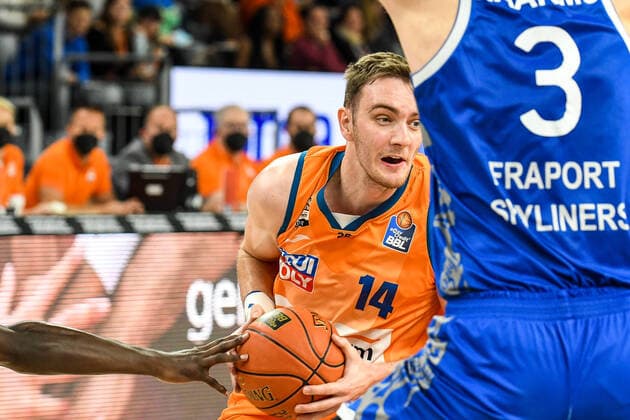 GER, BBL, ratiopharm Ulm vs Fraport Skyliners 30.10.2021, ratiopharm arena, Neu-Ulm, GER, BBL, ratiopharm Ulm vs Fraport Skyliners, im Bild Philipp Herkenhoff (Ulm, 14)