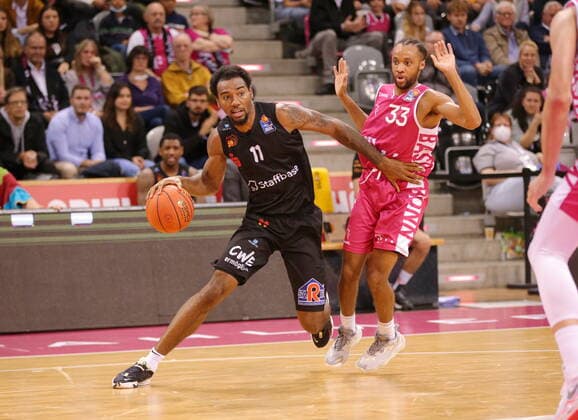 Telekom Baskets Bonn vs. Isaiha Mike NINERS Chemnitz easyCredit BBL 1. Bundesliga , Saison 2021 2022 , Hauptrunde 6. Spieltag