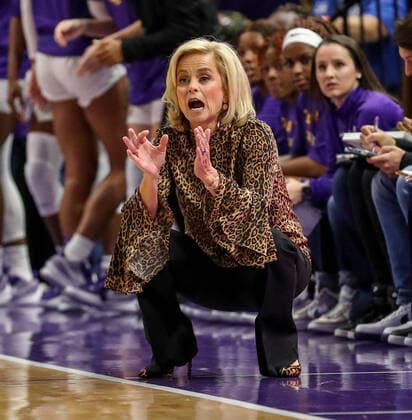 October 30, 2021: LSU Head Coach Kim Mulkey calls a play from the bench during NCAA, College League, USA Women s Basketball action between the Langston Lions and the LSU Tigers at the Pete Maravich Assembly Center in Baton Rouge, LA. CSM Baton Rouge USA - ZUMAc04_ 20211030_zaf_c04_452 Copyright: xJonathanxMailhesx