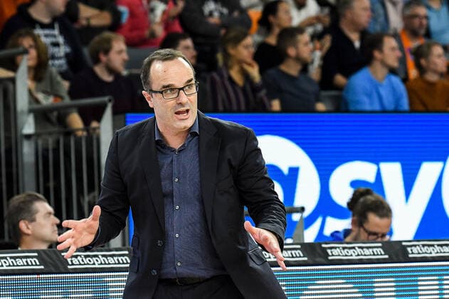 GER, BBL, ratiopharm Ulm vs Fraport Skyliners 30.10.2021, ratiopharm arena, Neu-Ulm, GER, BBL, ratiopharm Ulm vs Fraport Skyliners, im Bild Diego Ocampo (Fraport)