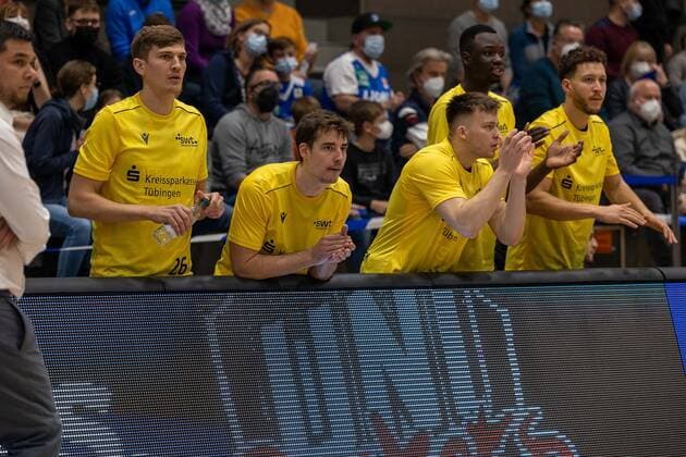 Till Joenke (Tigers Tuebingen, 26) , Gianni Otto (Tigers Tuebingen, 10), Daniel Zacek (Tigers Tuebingen, 6)¨¨Tigers Tübingen vs. PS Karlsruhe Lions, 2. Basketball, Bundesliga, Pro A, Barmer 2 Basketball, Spieltag 7, Spielzeit 2021 2022, 30.10.2021, ¨¨ Tigers Tübingen - PS Karlsruhe Lions, Basketball, 2. Bundesliga, Barmer 2 Basketball, Spieltag 7, Spielzeit 2021 2022, 30.10.2021 Karlsruhe Copyright: xDennisxDuddek xEibnerxPressefotox EP_DDK