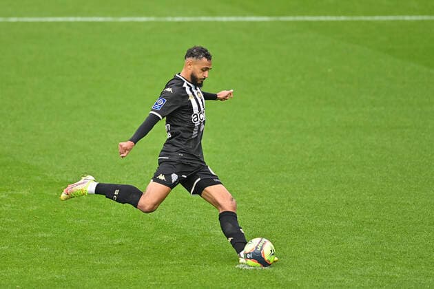 but sur penalty de Sofiane Boufal (Angers) FOOTBALL : SCO Angers vs OGC Nice - Ligue1 uber eats J12 - 31 10 2021 JBAutissier Panoramic 
