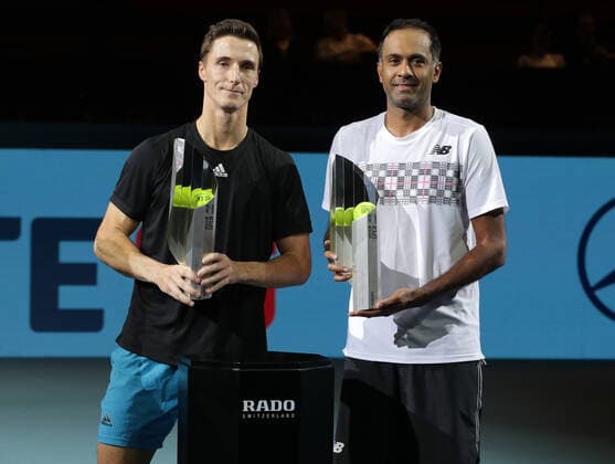 TENNIS - ATP, Tennis Herren Erste Bank Open VIENNA,AUSTRIA,31.OCT.21 - TENNIS - ATP World Tour, Erste Bank Open, final. Image shows Joe Salisbury (GBR) and Rajeev Ram (USA). Keywords: trophy.  GEPAxpictures xWalterxLuger