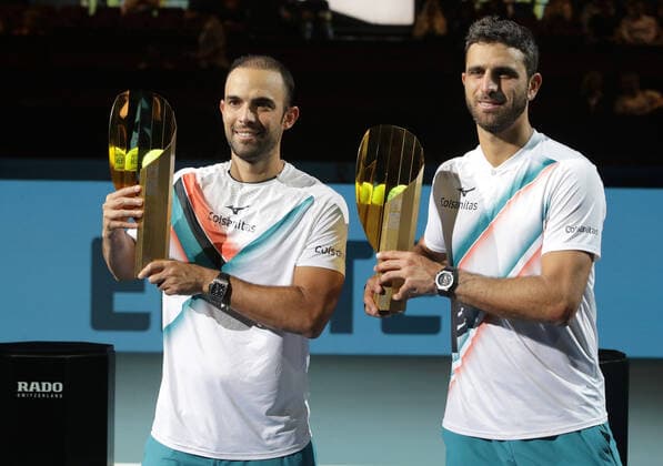 TENNIS - ATP, Tennis Herren Erste Bank Open VIENNA,AUSTRIA,31.OCT.21 - TENNIS - ATP World Tour, Erste Bank Open, final. Image shows Juan Sebastian Cabal and Robert Farah (COL). Keywords: trophy.  GEPAxpictures xWalterxLuger