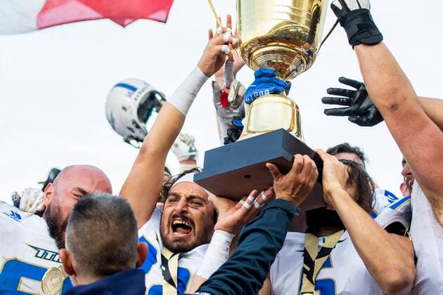 211031 Italiens Federico Forlai jublar efter EM-finalen i amerikansk fotboll mellan Sverige och Italien den 31 oktober 2021 i Malmö. Copyright: NICLASxJÖNSSON BB211031NO045
