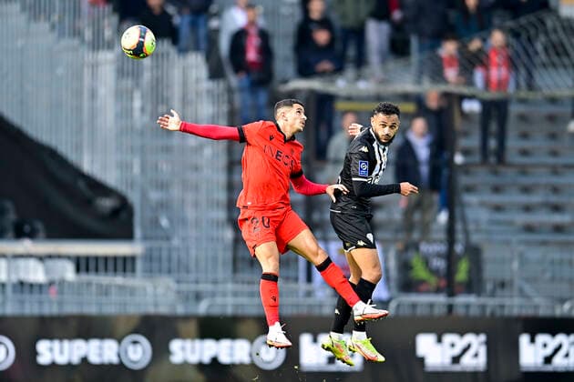 Youcef Atal (Nice) vs Sofiane Boufal (Angers) FOOTBALL : SCO Angers vs OGC Nice - Ligue1 uber eats J12 - 31 10 2021 JBAutissier Panoramic 