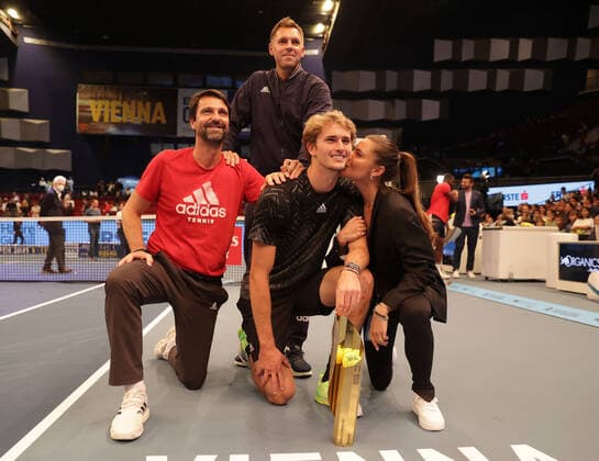 Bilder des Jahres 2021, Sport 10 Oktober Sport Themen der Woche KW43 TENNIS - ATP, Tennis Herren Erste Bank Open VIENNA,AUSTRIA,31.OCT.21 - TENNIS - ATP World Tour, Erste Bank Open, final. Image shows coaches, Alexander Zverev (GER) and Sophia Thomalla.  GEPAxpictures xWalterxLuger